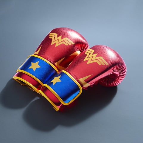 Wonder Woman Boxing Gloves Metallic Version - Awesomeism